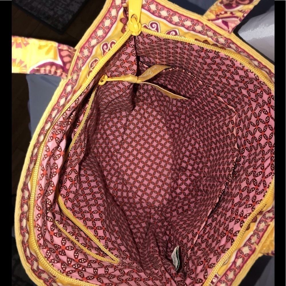 🌻Retired Vera Bradly Bali Gold shoulder bag - Picture 3 of 5
